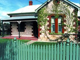 Naracoorte Cottages - Smith Street Villa - Tourism Brisbane